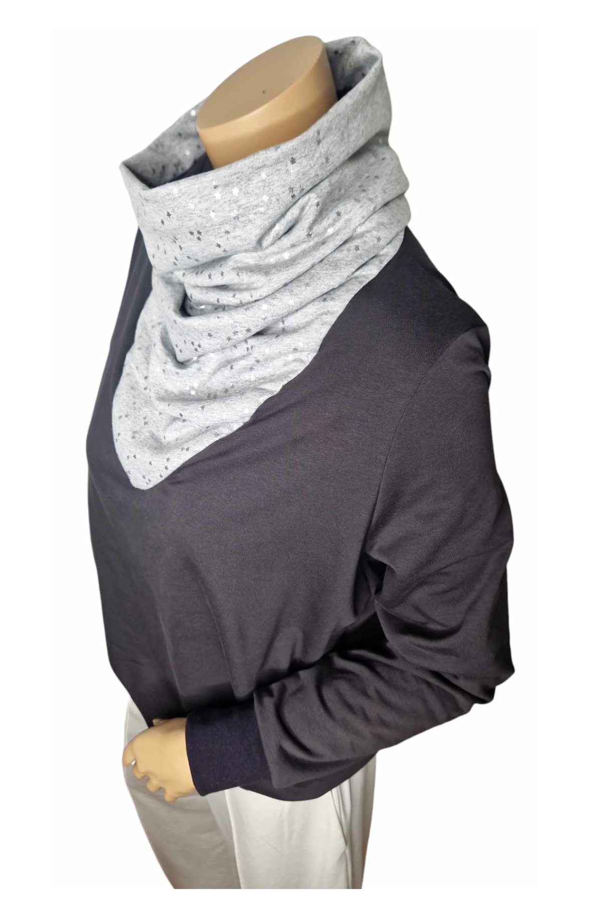 Warmer Sweatshirt mit Schalkragen silberne Sterne