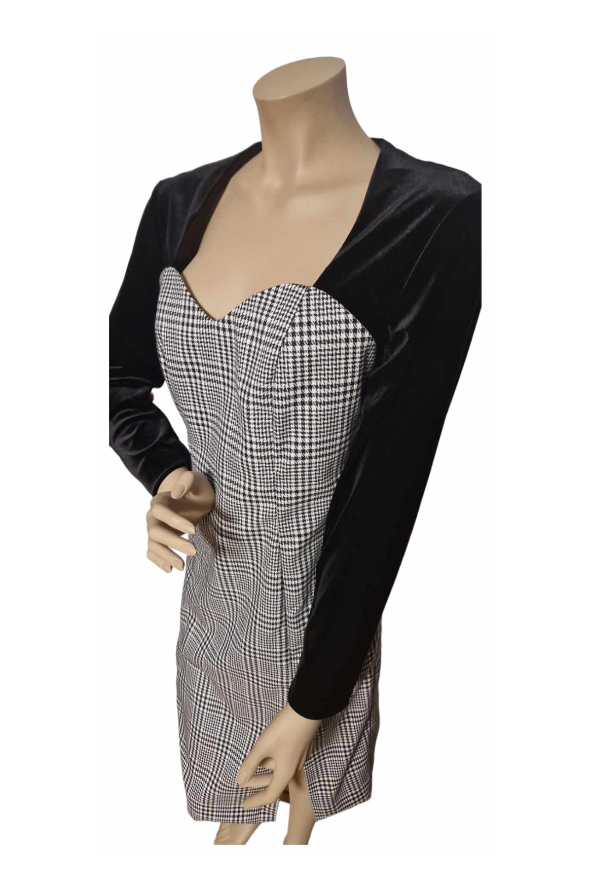 Elegantes Bolero-Kleid mit kariertem