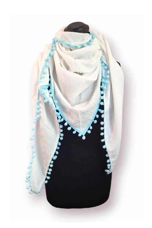 Musselintuch Dreiecksformat mit Bommelborte Weiss/Hellblau