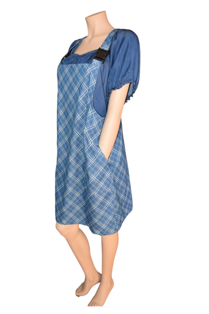 Latzkleid Karomuster hellblau