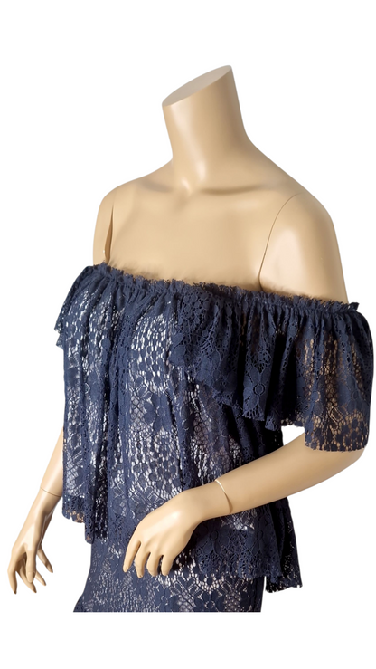 Romantische Spitzenbluse mit glockenförmigen Kurzärmeln und Schulterfrei